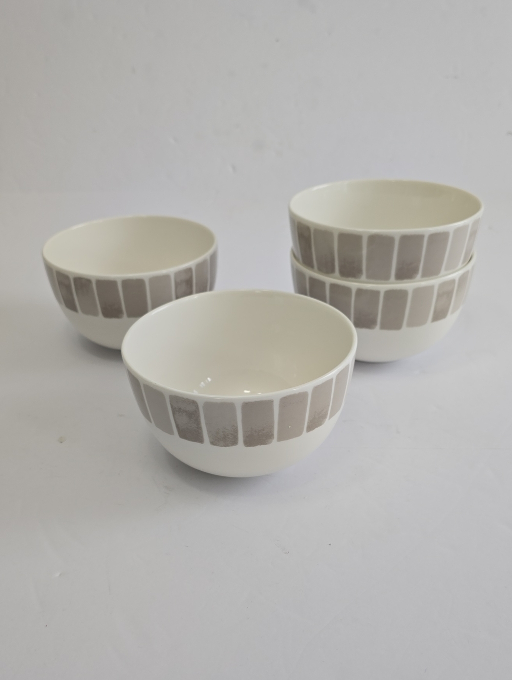 Martha Stewart Heirloom Collection Set Of 4 Gray White Soup Cereal Bowls